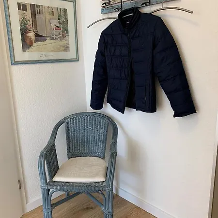 Appartamento Tine Mit Balkon, Fahrraedern Und Strandkorb Im Sommer Zempin