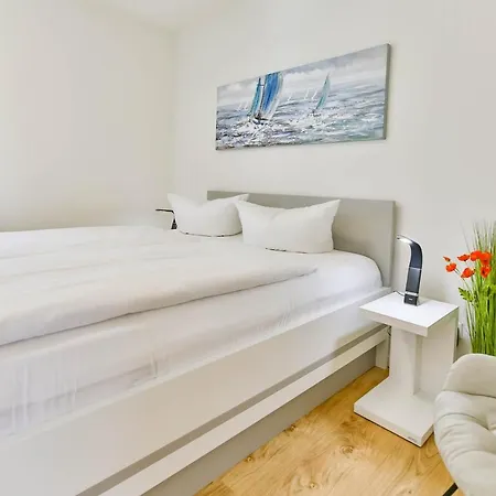 Διαμέρισμα Tine Mit Balkon, Fahrraedern Und Strandkorb Im Sommer *