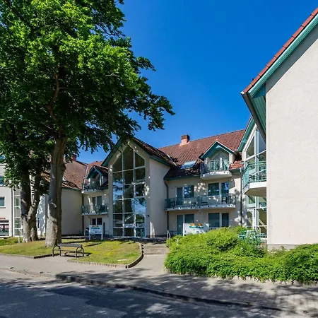 Tine Mit Balkon, Fahrraedern Und Strandkorb Im Sommer Appartamento