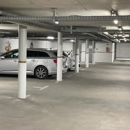 Tine Mit Balkon, Fahrraedern Und Strandkorb Im Sommer *