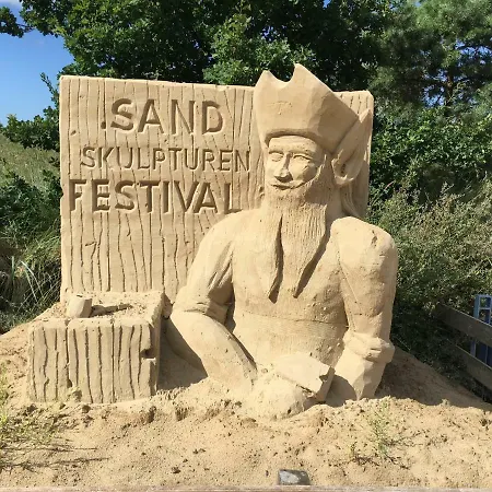 Διαμέρισμα Tine Mit Balkon, Fahrraedern Und Strandkorb Im Sommer