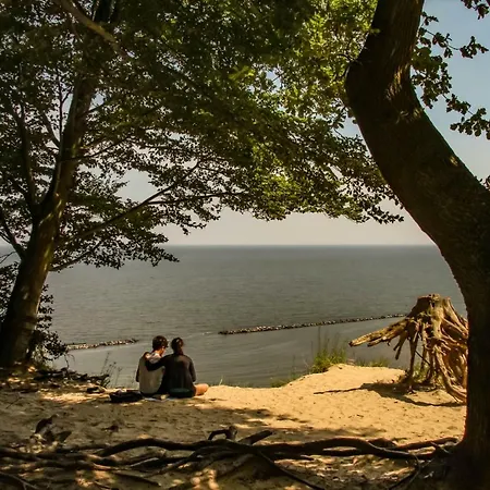 Tine Mit Balkon, Fahrraedern Und Strandkorb Im Sommer * 泽姆平