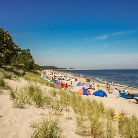 Tine Mit Balkon, Fahrraedern Und Strandkorb Im Sommer *