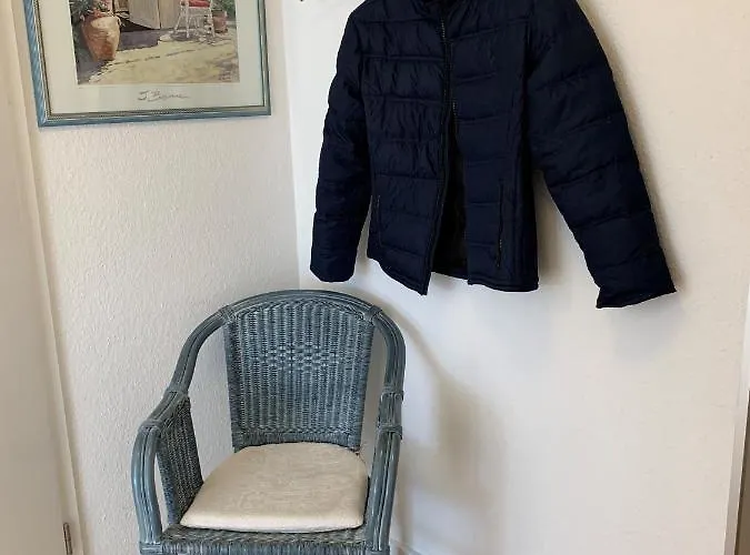 Apartment Tine Mit Balkon, Fahrraedern Und Strandkorb Im Sommer Zempin