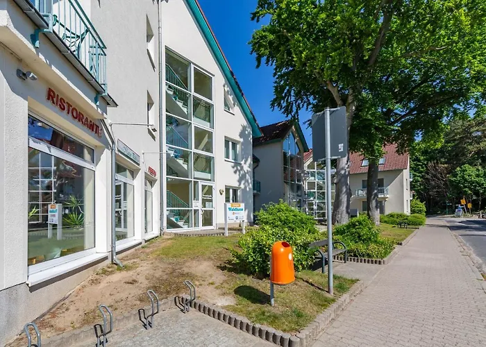 Apartment Tine Mit Balkon, Fahrraedern Und Strandkorb Im Sommer Zempin