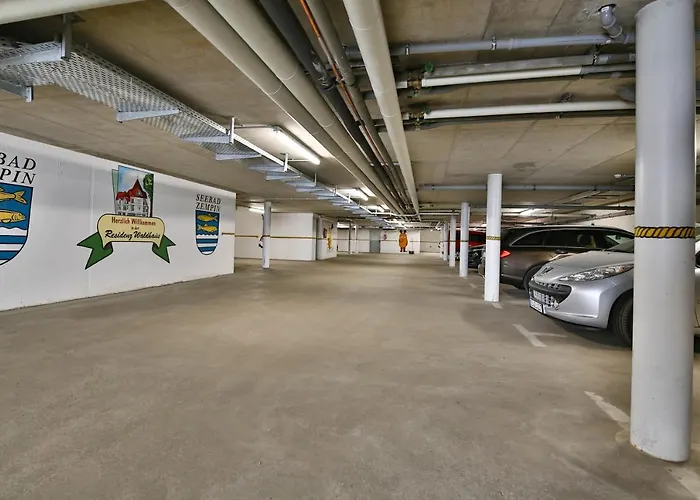 Apartment Tine Mit Balkon, Fahrraedern Und Strandkorb Im Sommer