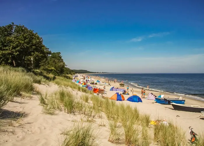 Tine Mit Balkon, Fahrraedern Und Strandkorb Im Sommer *